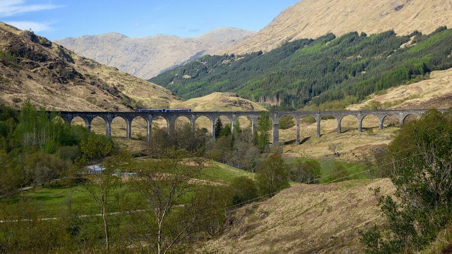 Glenfinnan Viaduct mit Westhighland-Train