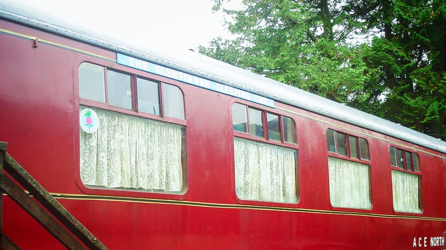 Glenfinnan Sleeping Car von außen