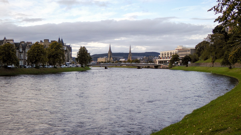 River Ness und die Brücke