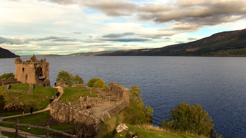 Urquhart Castle und Loch Ness