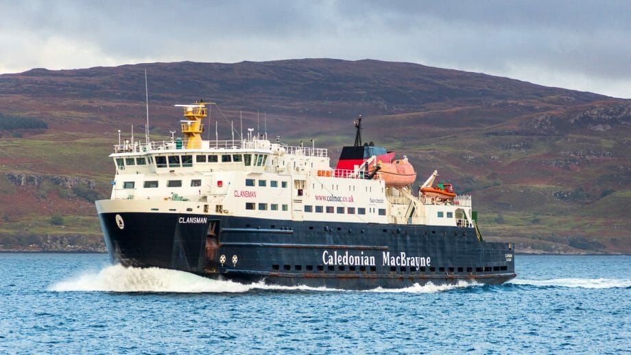 Die MV-Clansman auf den Weg zu den Äußeren Hebriden