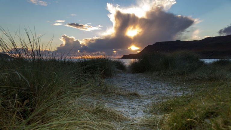 Calgaray Bay mit Sonnenuntergang