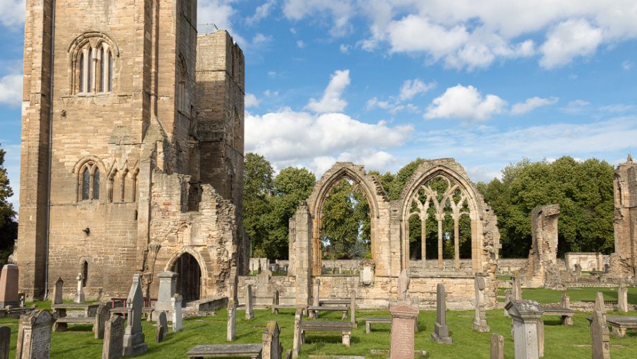 Elgin-Cathedral-Seite