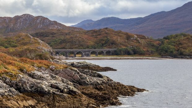 Borrodale Viaduct am Ende von Loch nan Uamh