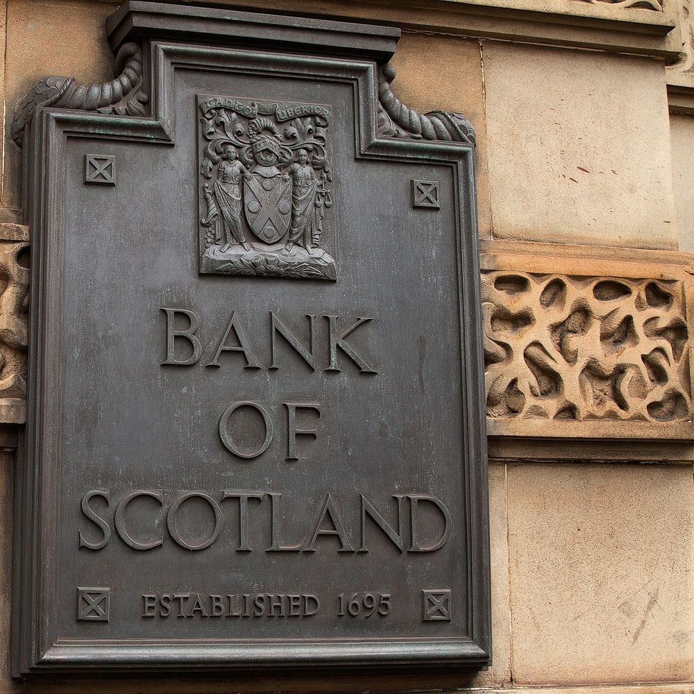 Schild der Bank of Scotland