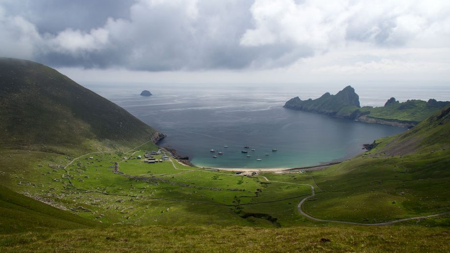 Hirta: Blick auf die Bucht und das Dorf