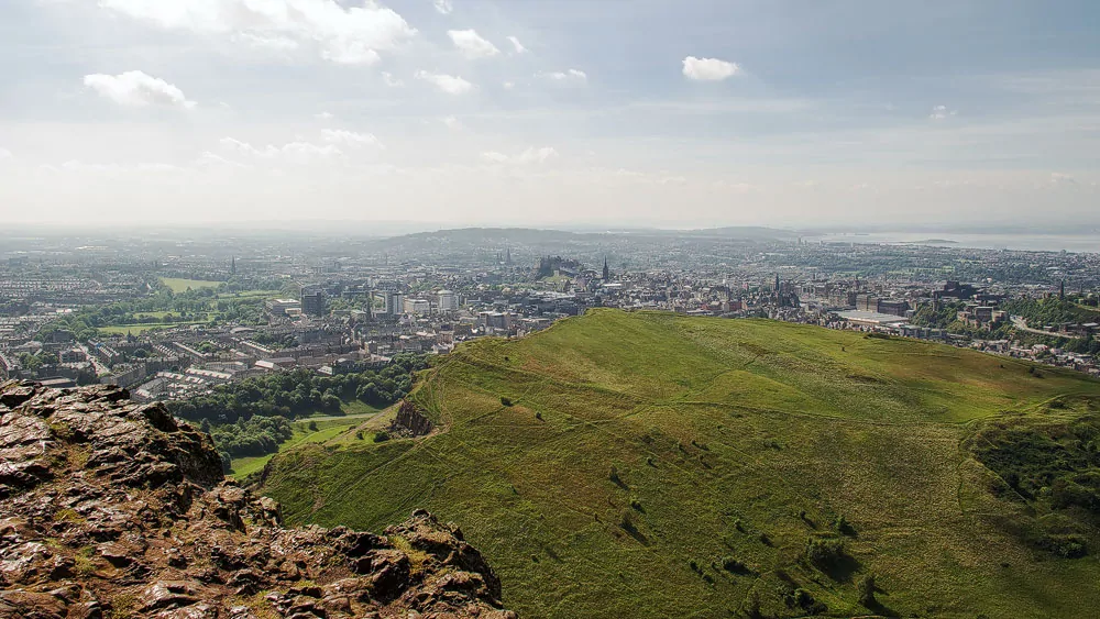 Arthur S Seat In Edinburgh Und Die Siebzehn Sarge Im Berg