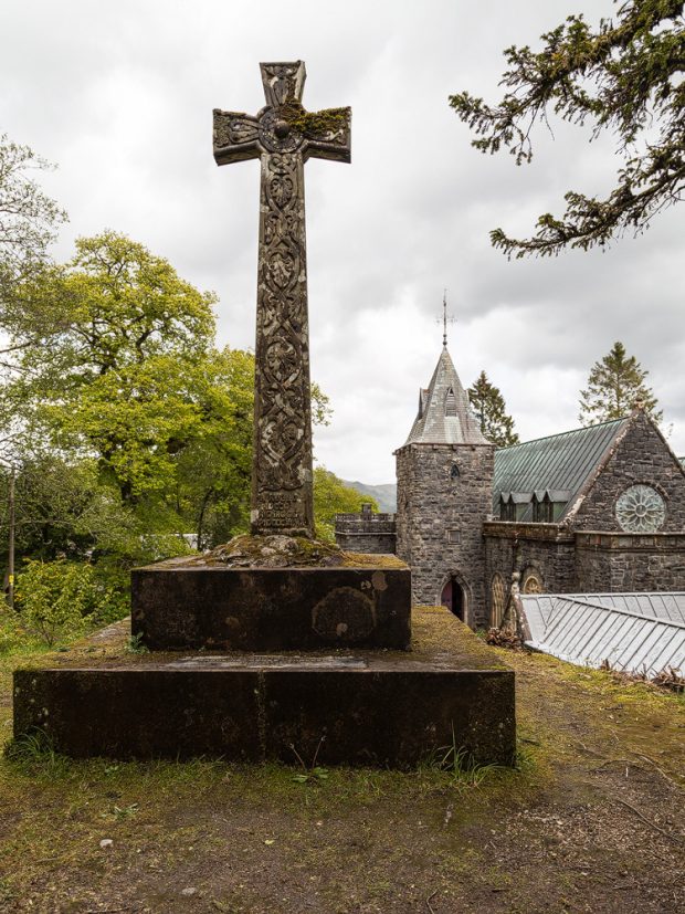 St-Conans-Kirk-Agnes-Cross