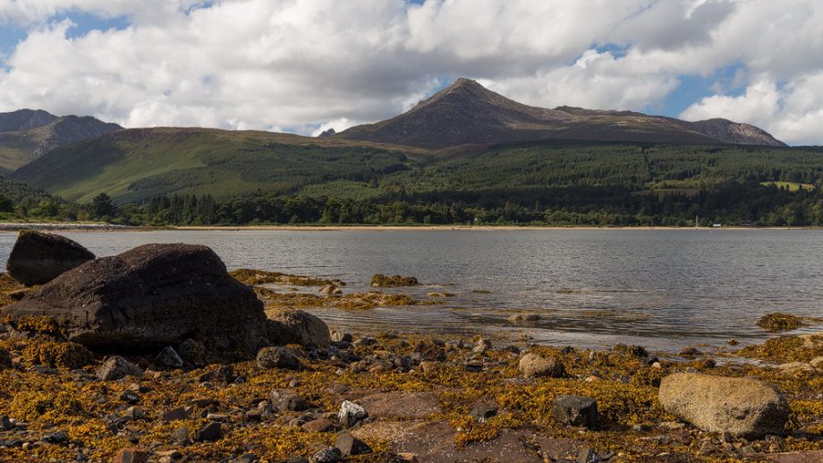 Brodick Bay und Goatfell