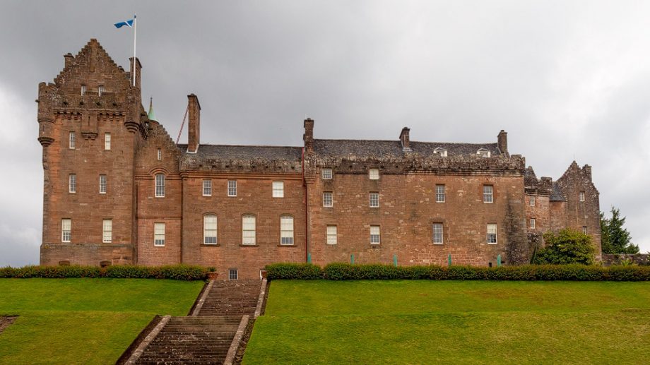 Brodick Castle hinten