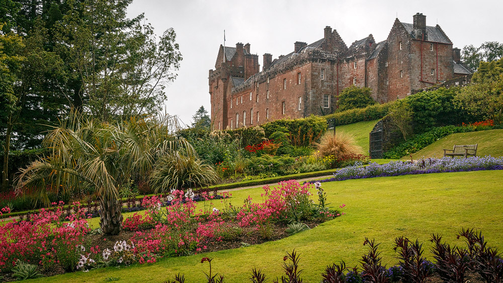 Brodick Castle vom Garten aus