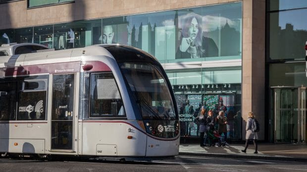 Die Tram auf der Princes Street