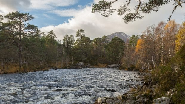 River Affric bei Loch Affric