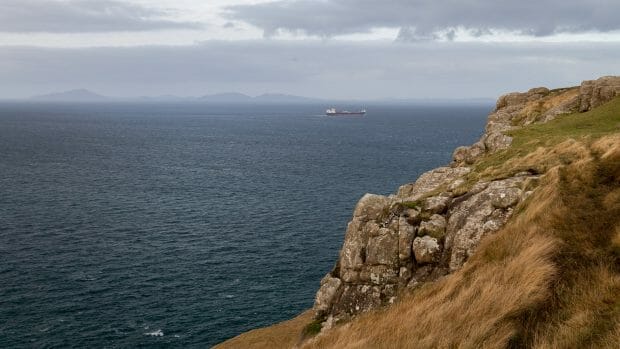 Der Minch mit den Uists im Hintergrund