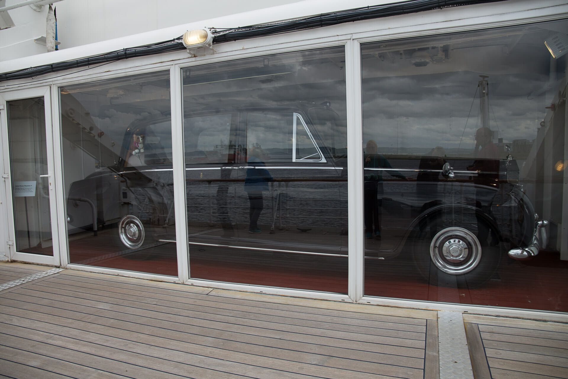 Rolls-Royce Phantom V auf der Royal Yacht