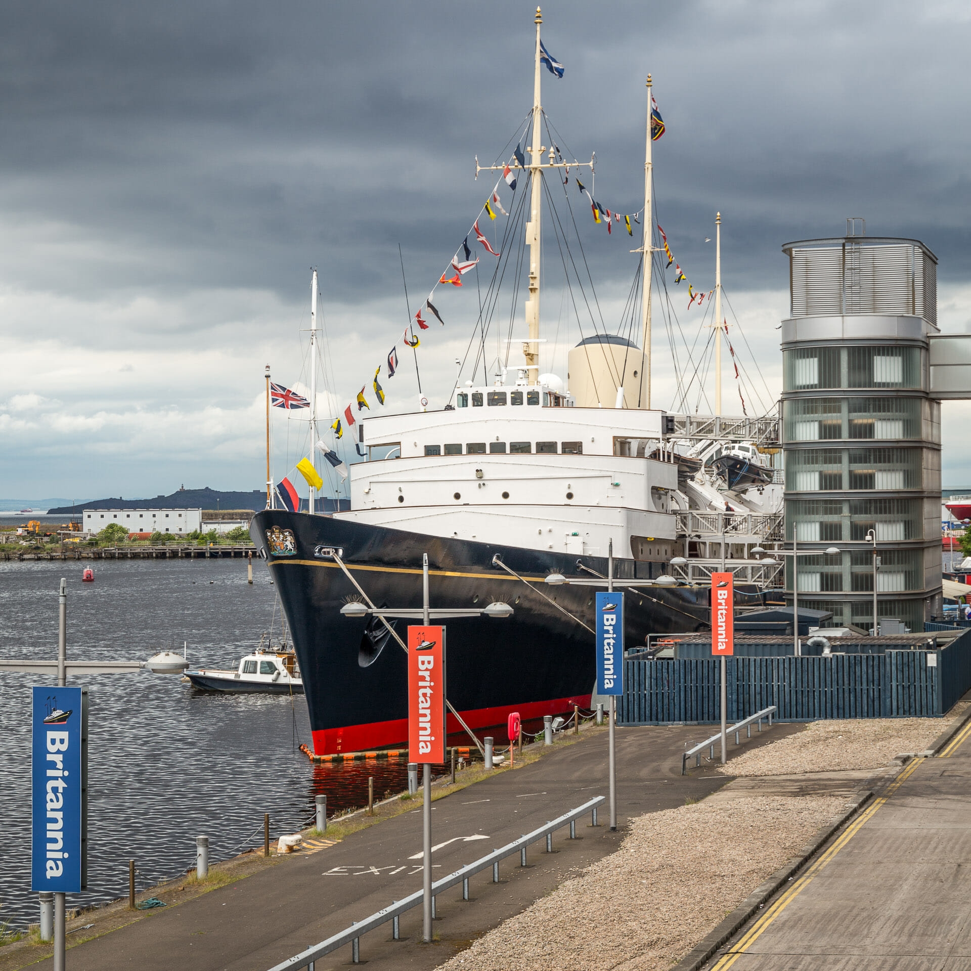 Royal Yacht vom Einkaufszentrum aus