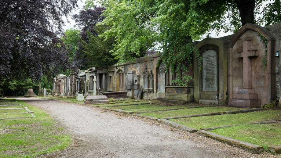 Die Friedhofsmauer