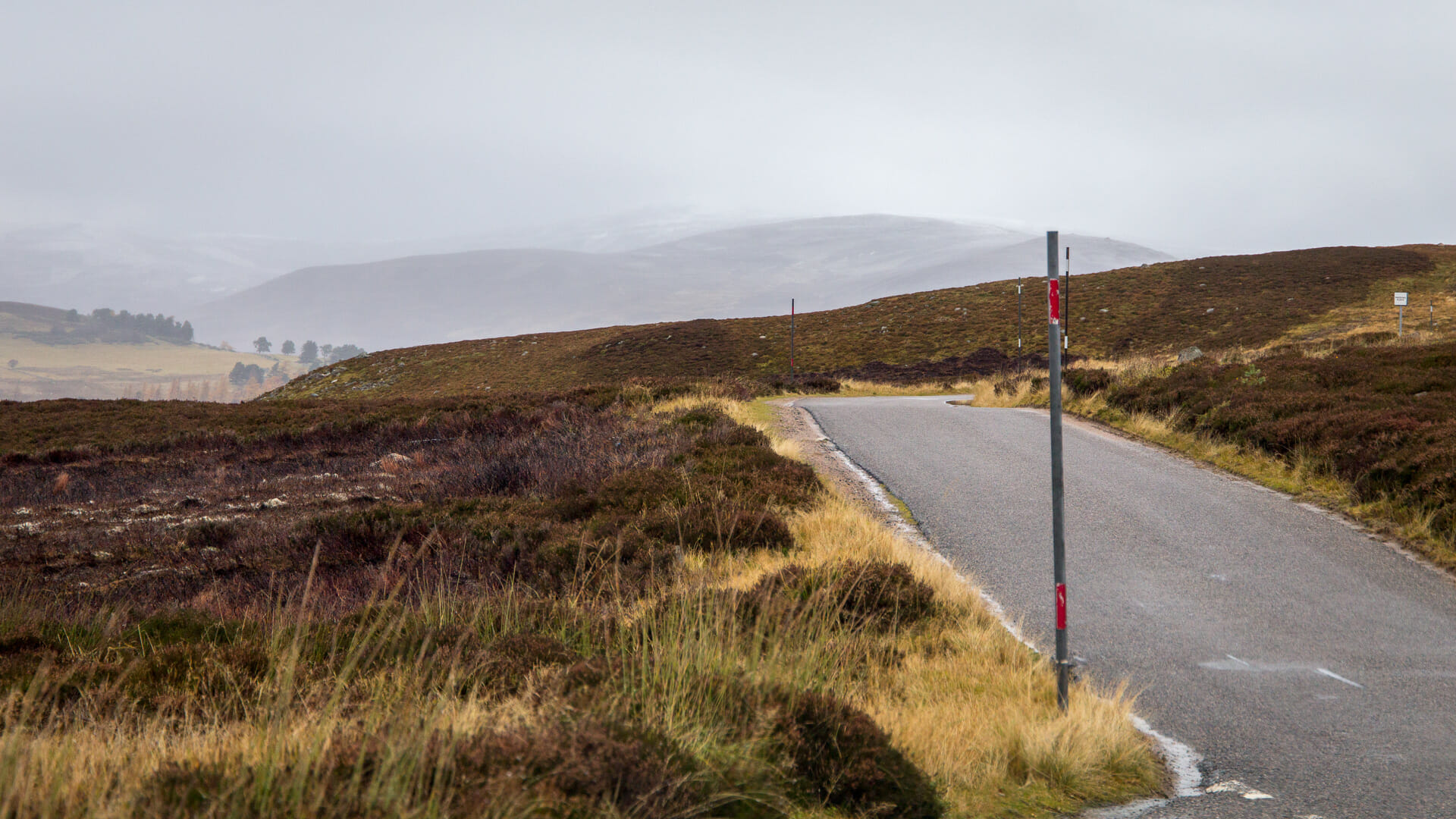 Single Track Road in den Cairngorms