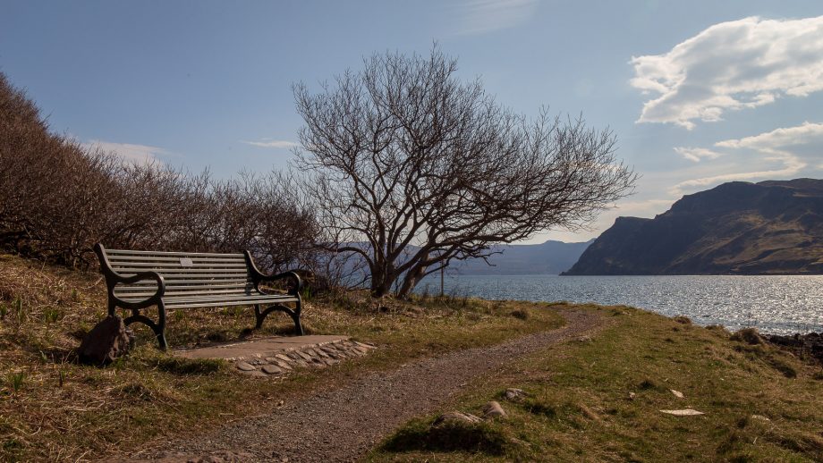 Die Bank mit Blick über den Sound of Raasay