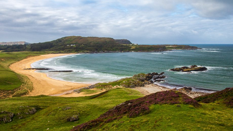 Der Sandstrand in der Kiloran Bay auf Colonsay