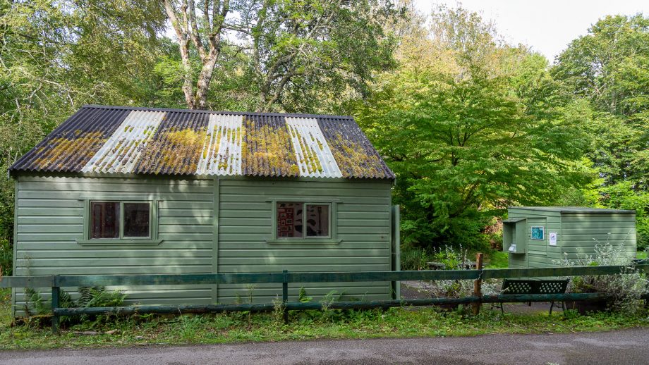 Das Info- und Kassenhäuschen der Achamore Gardens