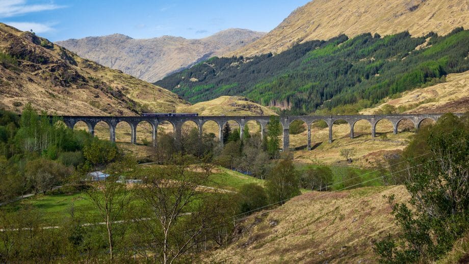 Glenfinnan Viaduct mit Westhighland-Train