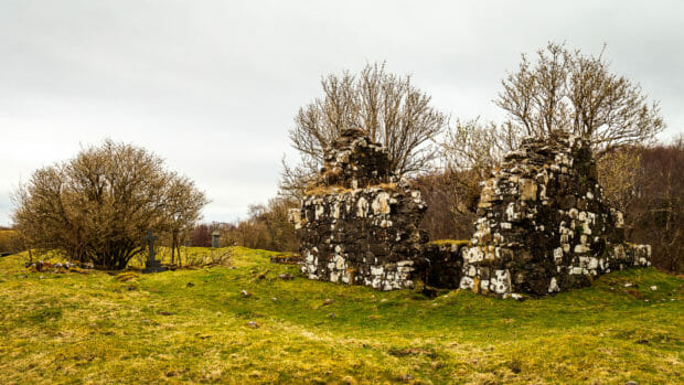 Ruin of a chapel on the Eilean Chaluim Cille