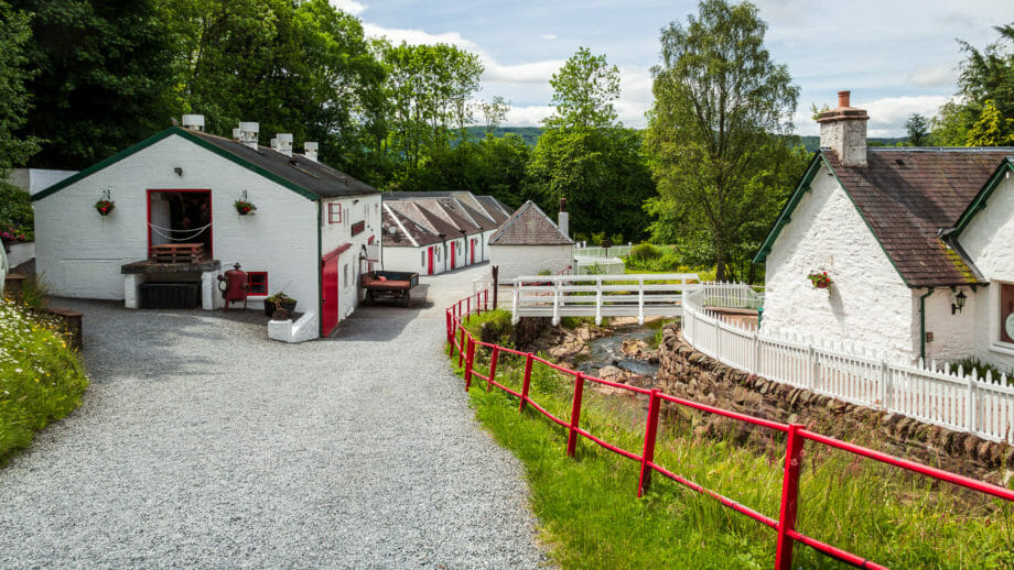 Edradour Distillery ist eine der schönsten Whisky Brennereien Schottlands