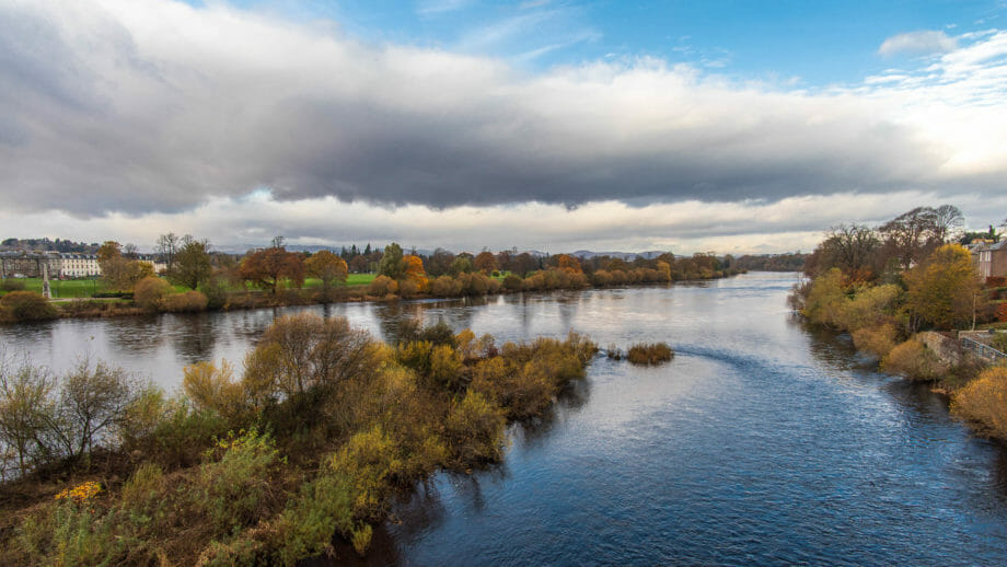 Blick von der Perth Bridge nach Norden