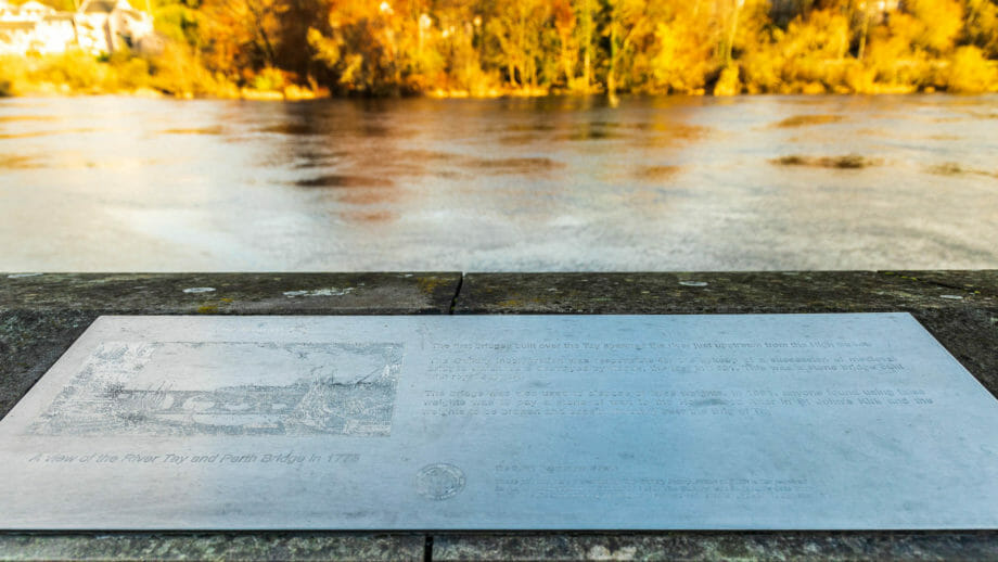 Schild an der Tay Street