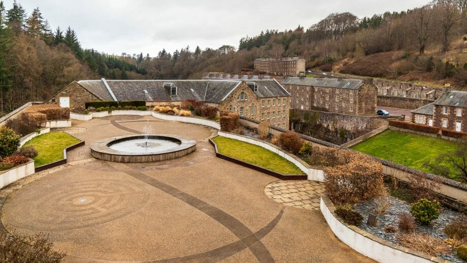Der moderne Dachgarten auf den Mühlen gibt einen Überblick über New Lanark