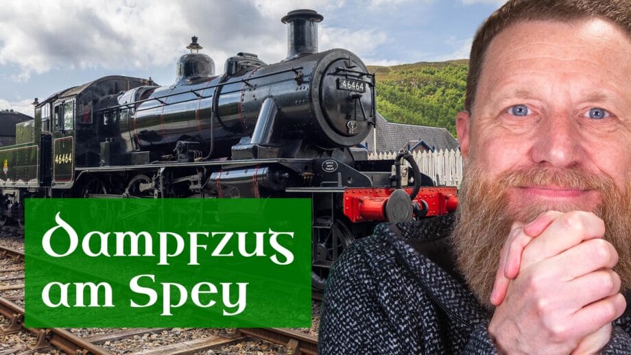 Stephan Goldmann von MyHighlands.de freut sich sichtlich über den Zug, der auf diesem Bild zu sehen ist.