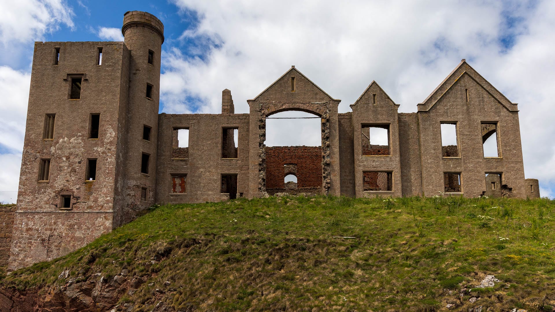 Die Meeresseite der Slains Castle