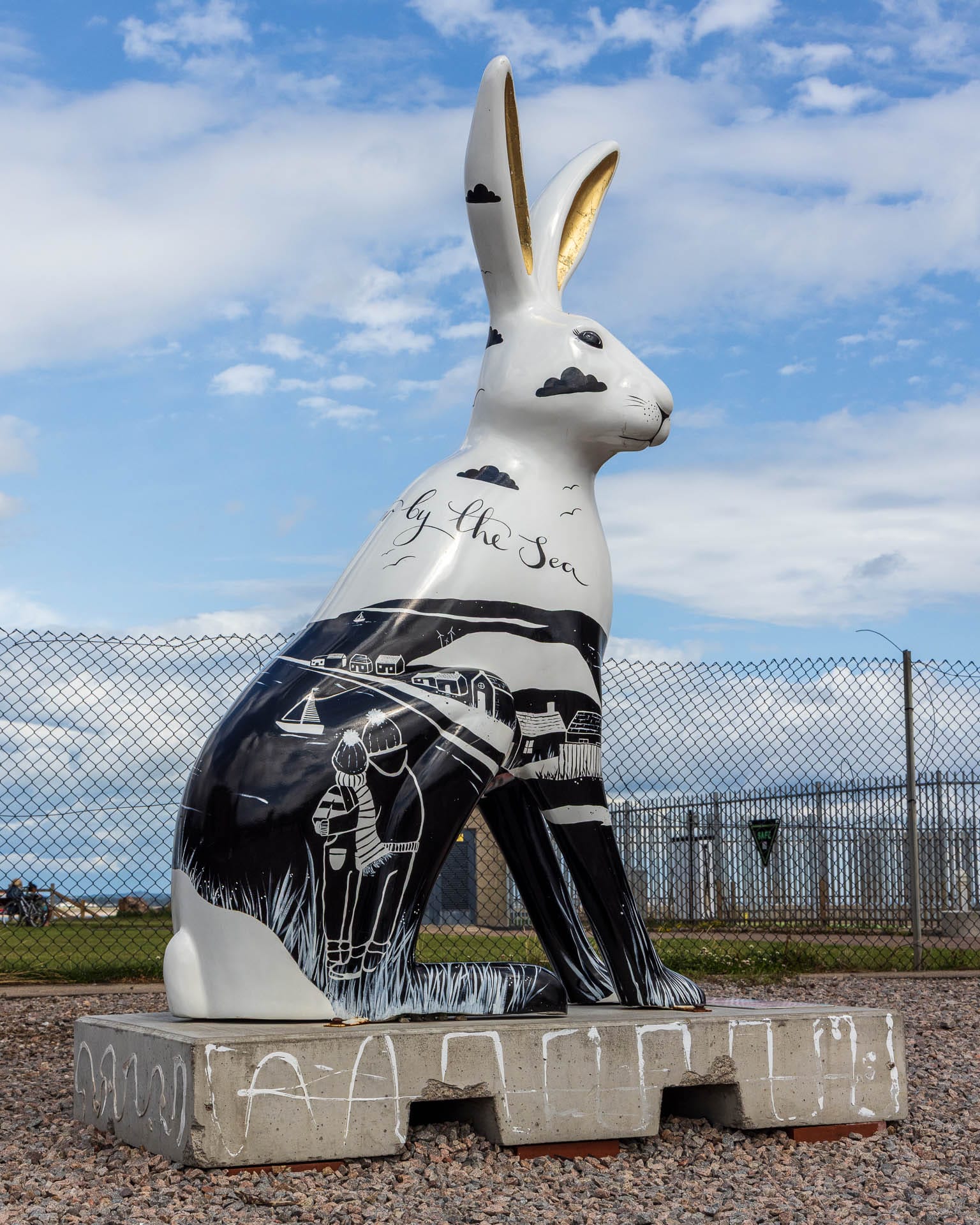 "Life is better by the Sea" Hase