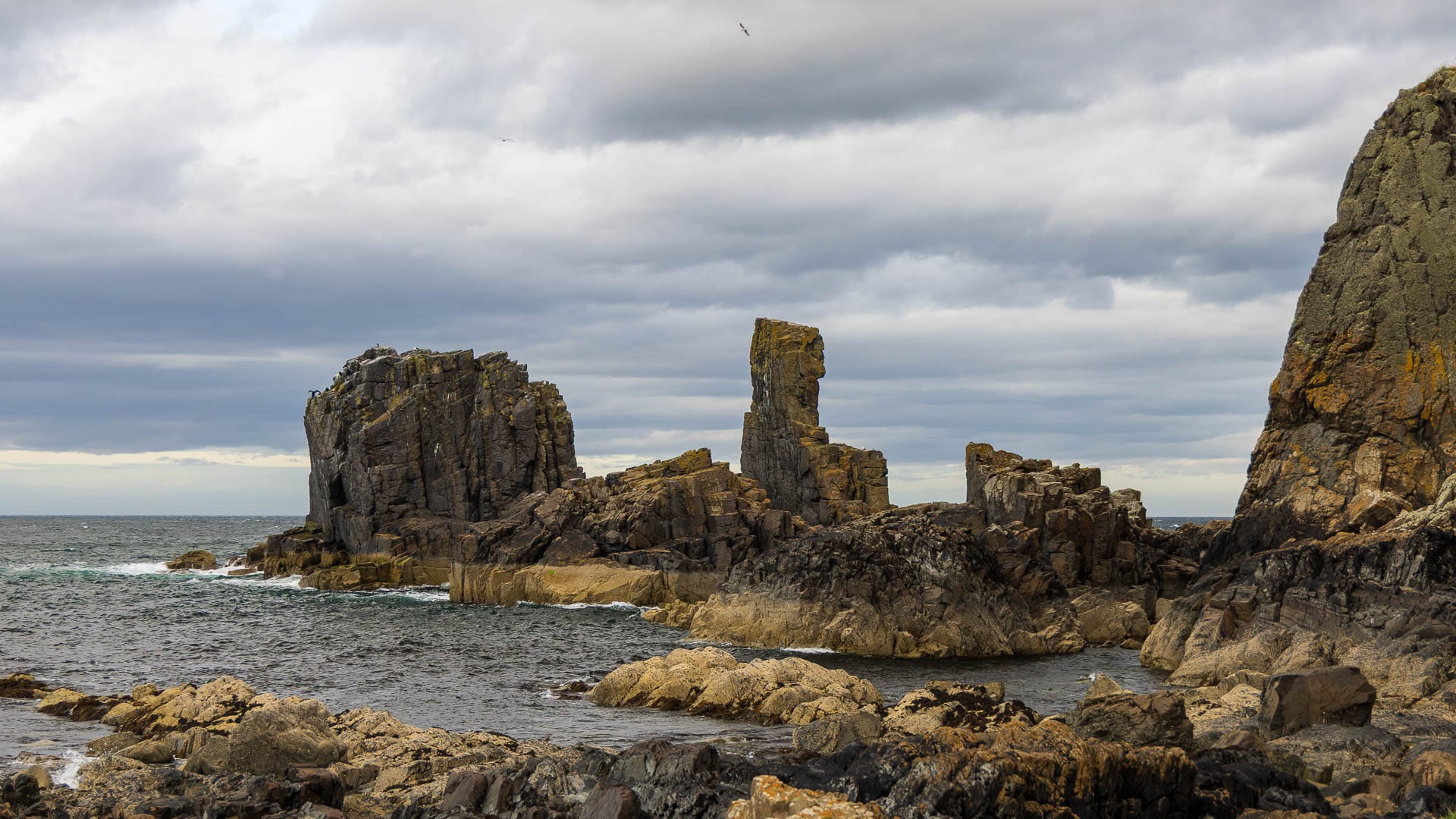 An der Küste bei den Pools