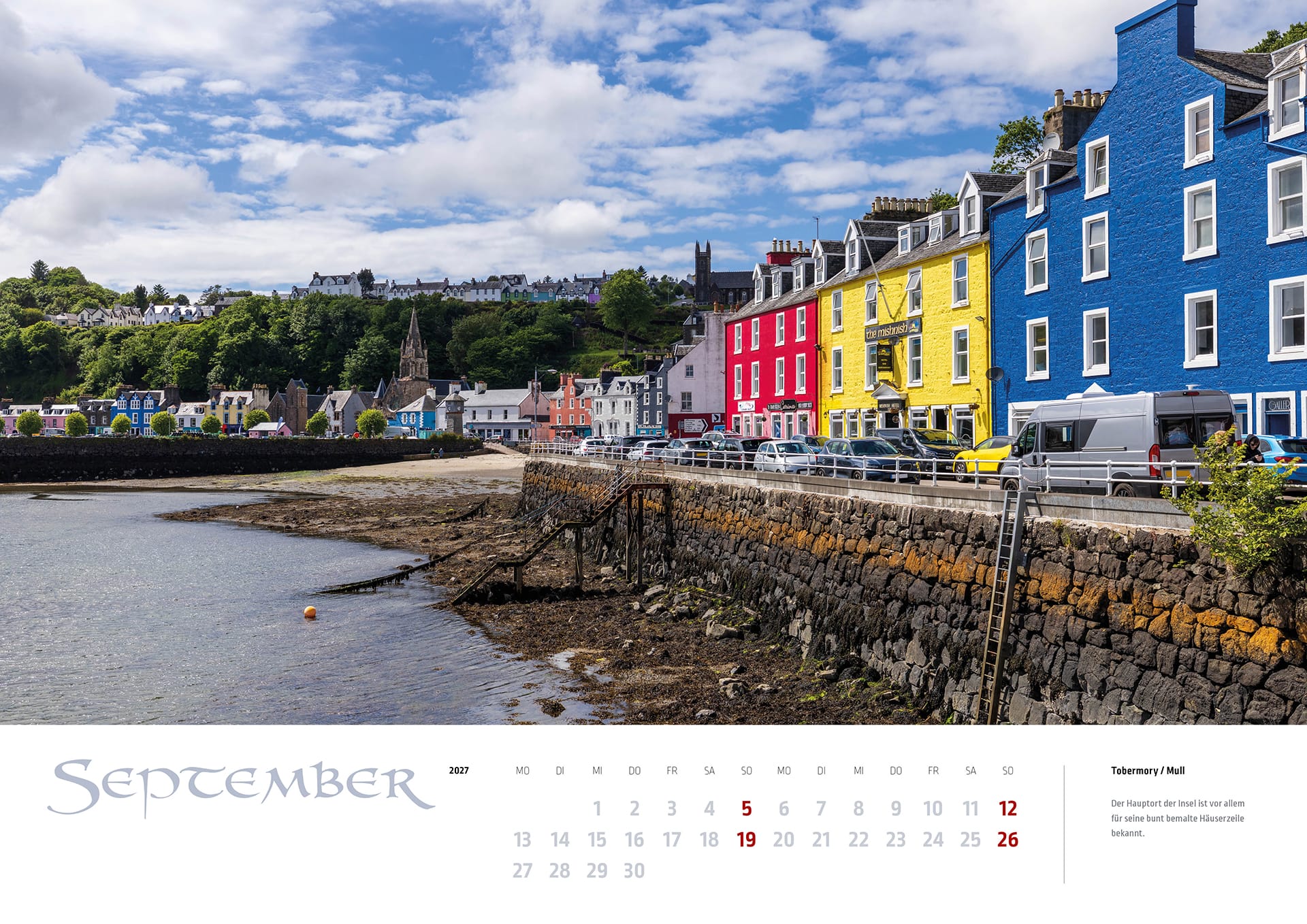 Die bunt bemalte Häuserzeile von Tobermory auf Mull auf dem Kalenderblatt September des MyHighlands.de Schottland Kalenders 2027.
