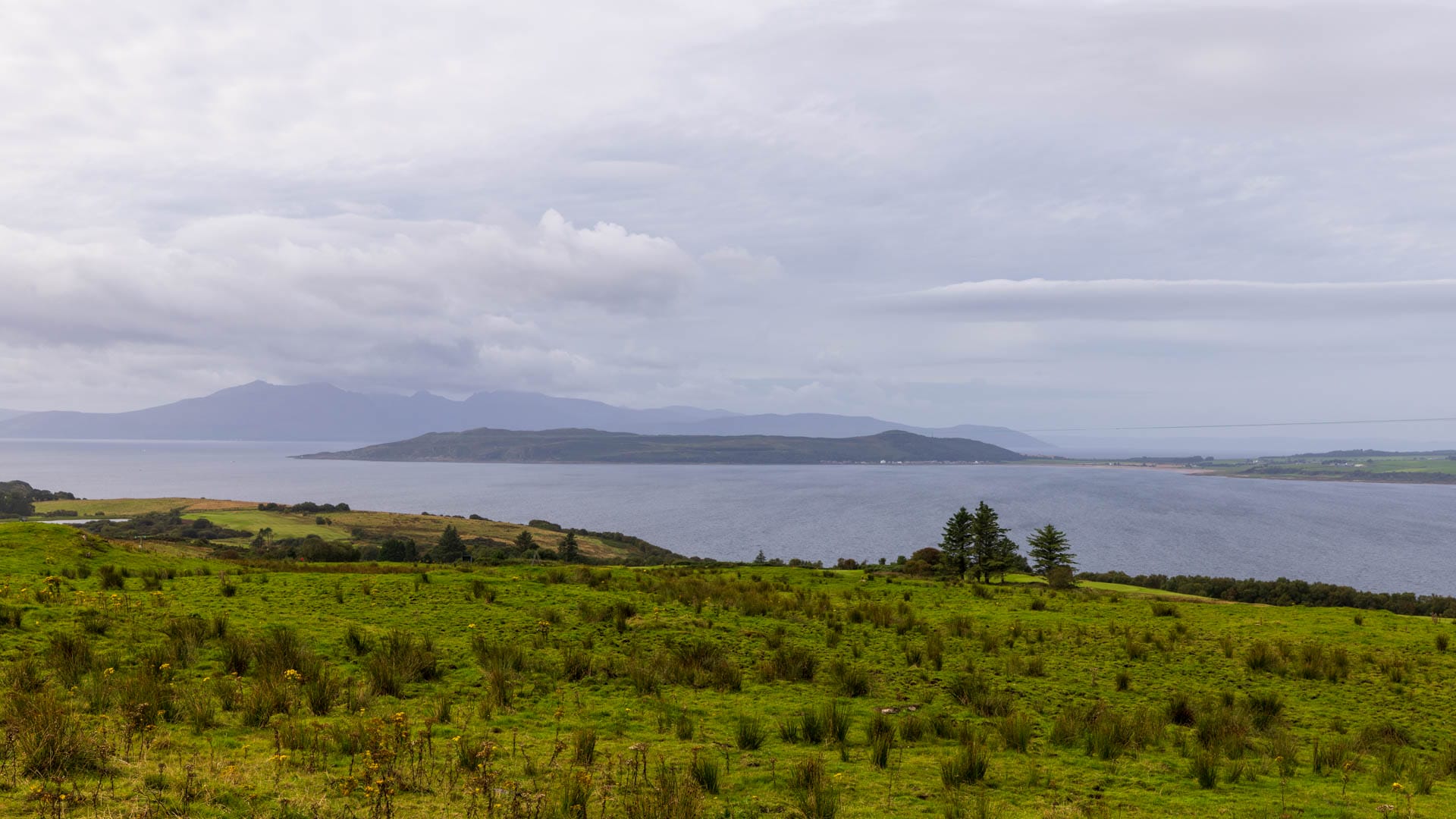 Blick vom Glaid Stone der höchsten Erhebung, auf Great Cumbrae.